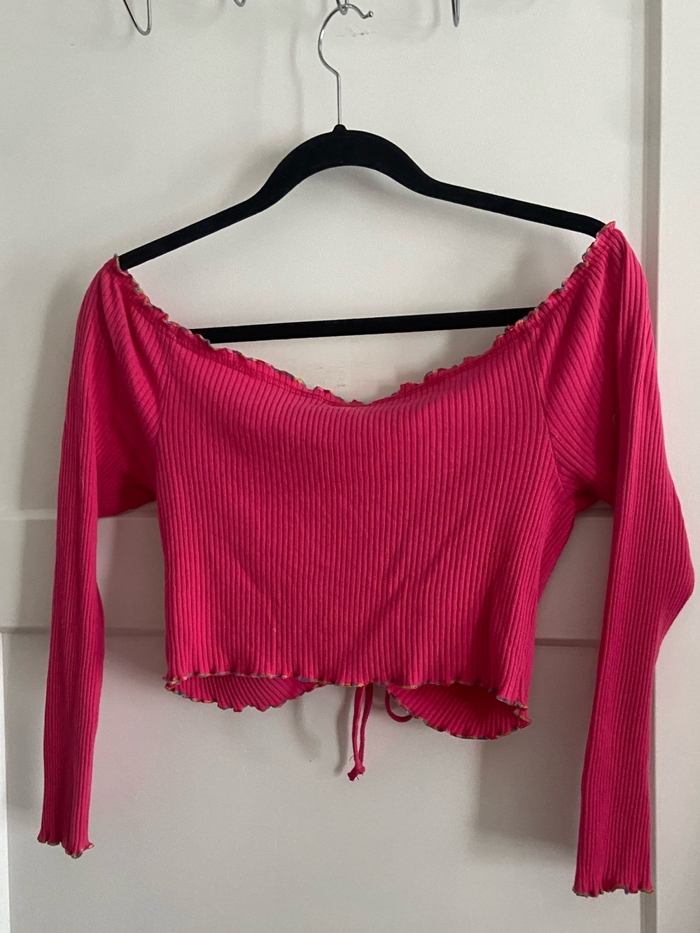 Ribbed Drawstring Off-Shoulder Crop Top - Picture 3 of 5